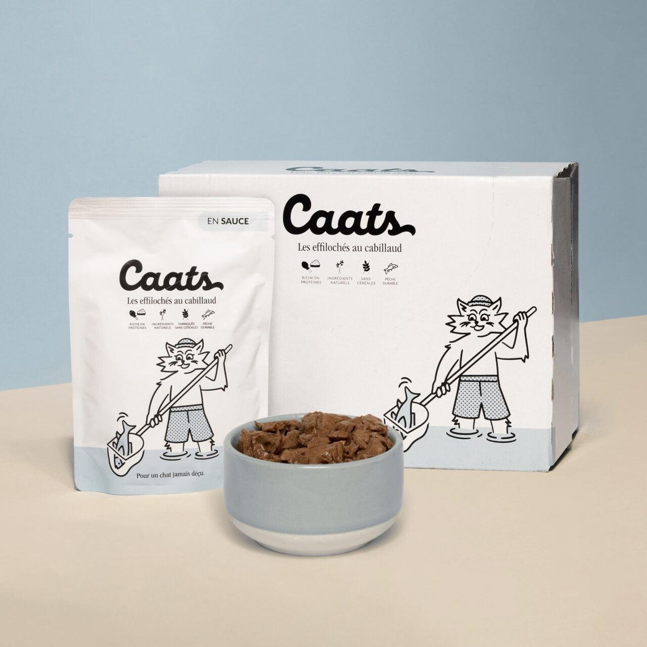 sachet de Pâtée pour chat au Cabillaud dans une gamelle